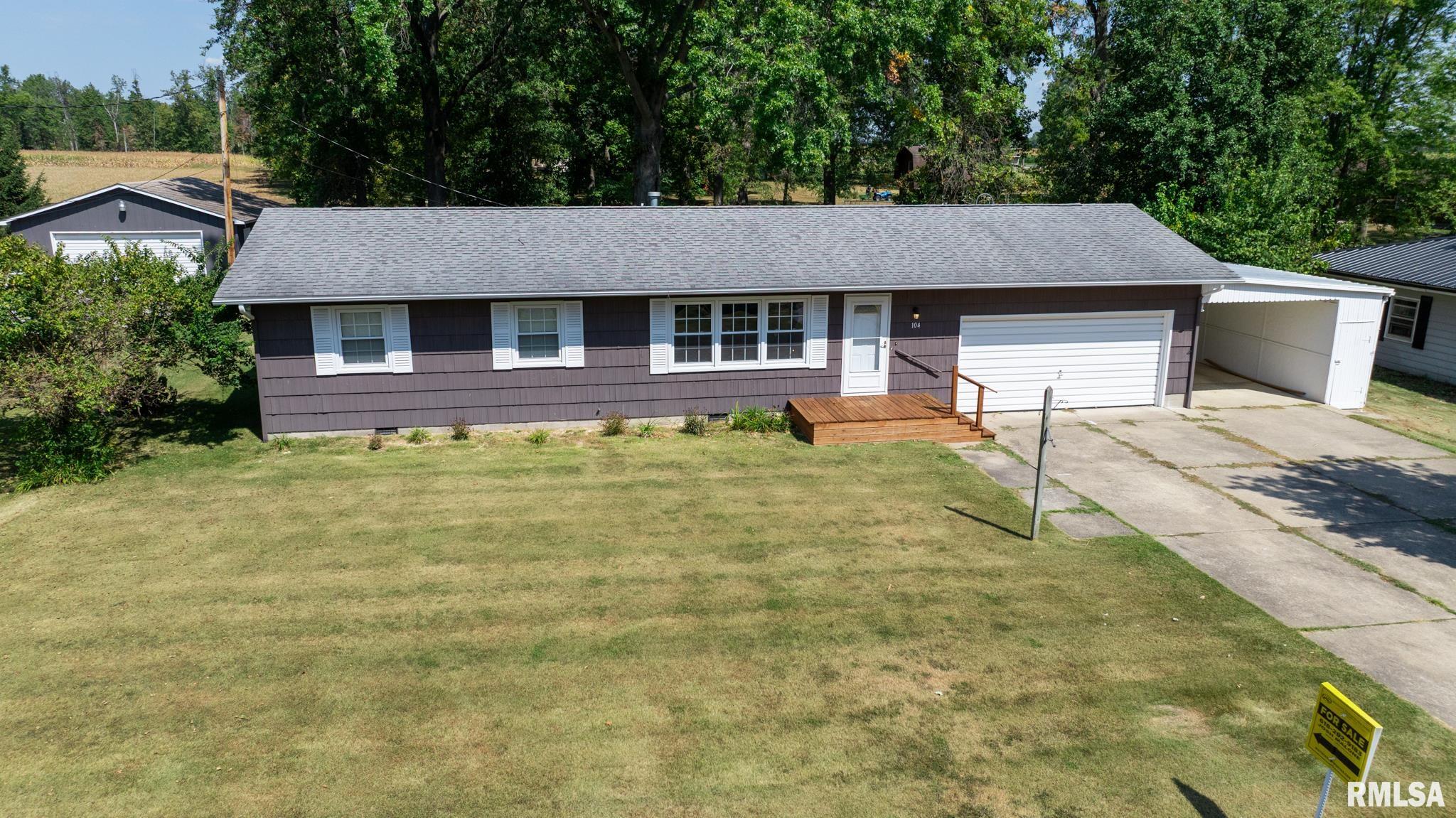 104 Hickory Grove Lane Salem, IL 62881 - Photo 4 of 39