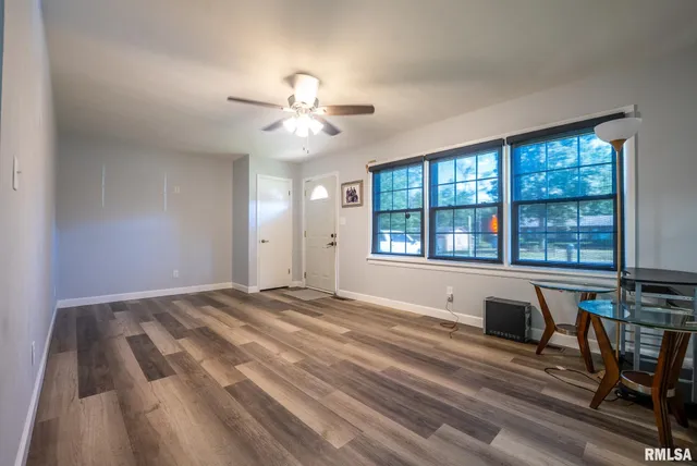 $199,400 | 104 Hickory Grove Lane, Salem, IL 62881