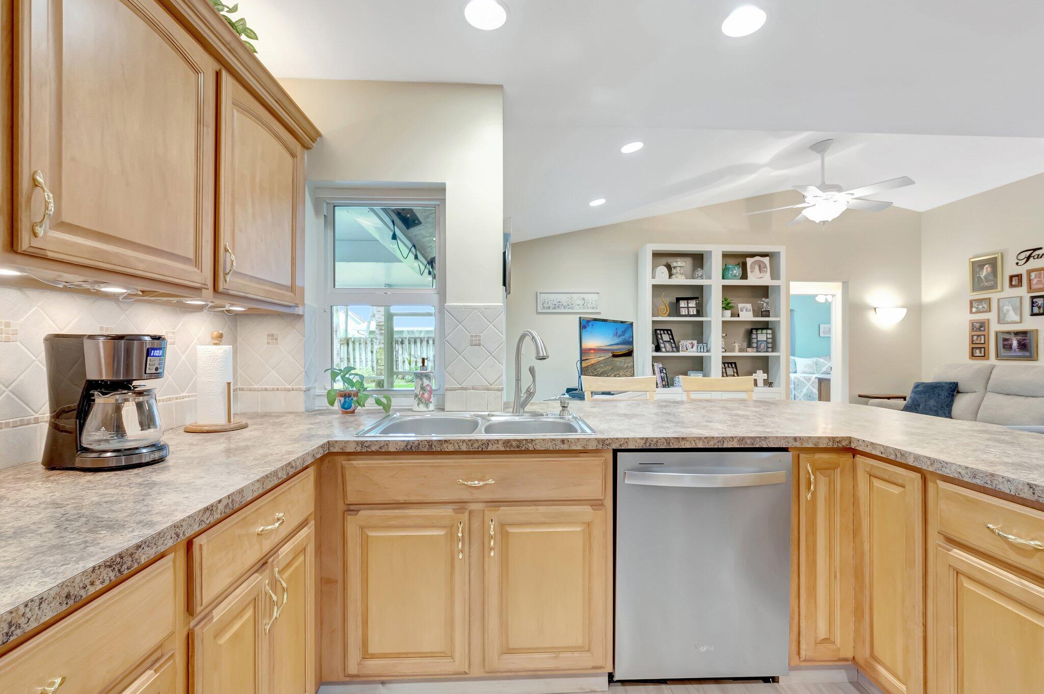 11390 Chipmunk Drive Boca Raton, FL 33428 - Photo 11 of 46 Kitchen