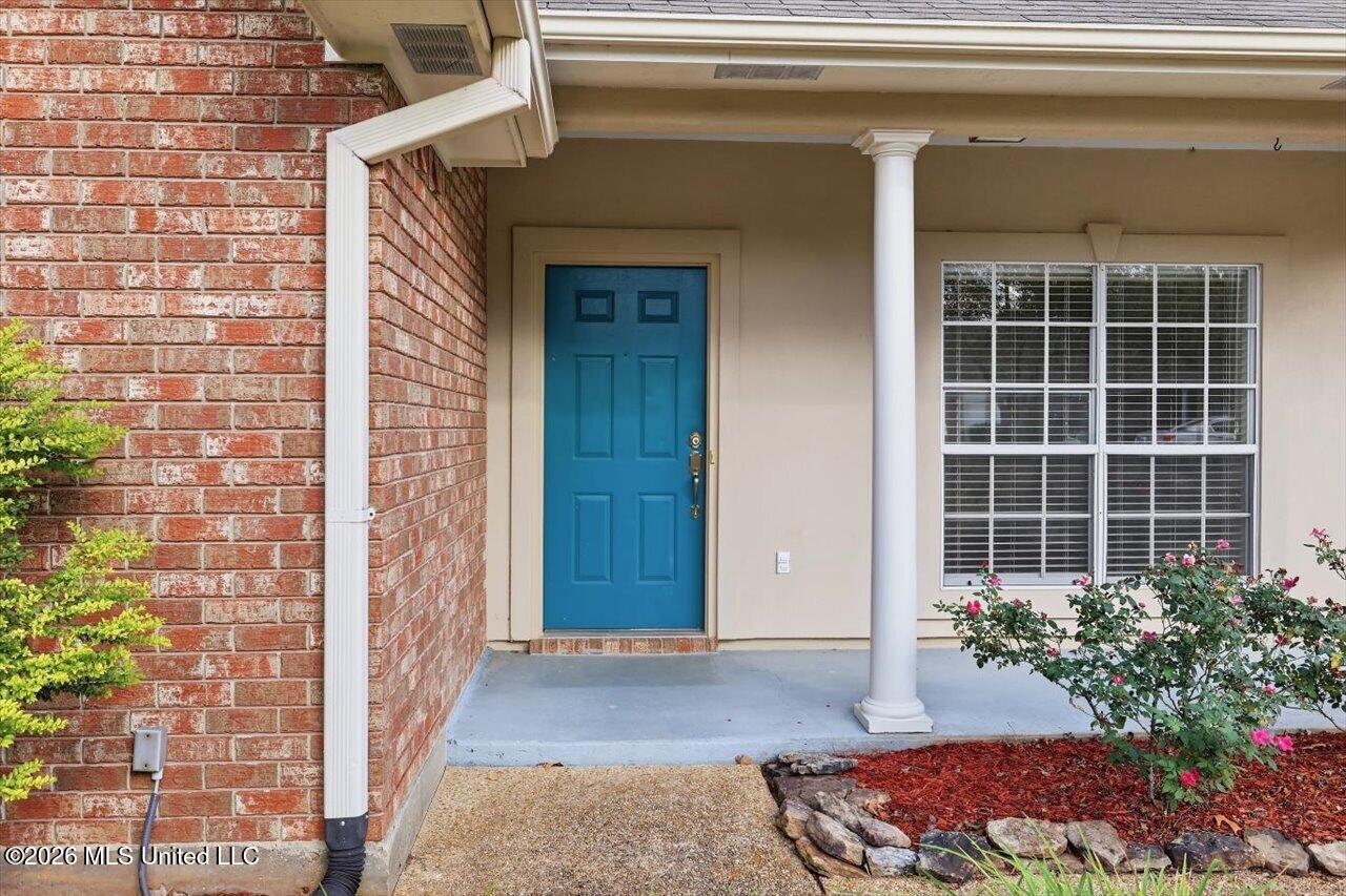 213 Twin Clinton, MS 39056 - Photo 4 of 26 04-213 Twin Lakes S _ Hometoursms.com