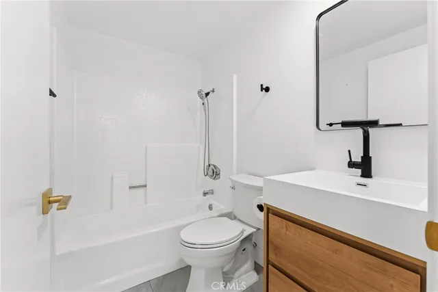 $3,950 | 16 Hillrose, Aliso Viejo, CA 92656