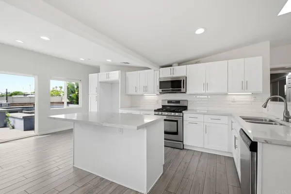 $949,000 | 648 Cocapah Street, Vista, CA 92083