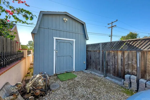 a house view with a backyard space