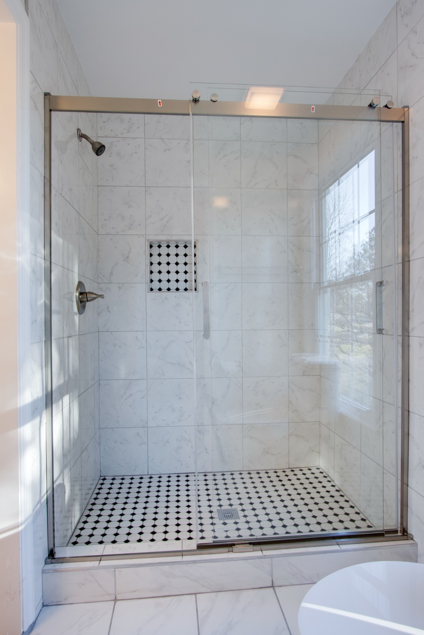 2005 Hunters Place Mount Juliet, TN 37122 - Photo 20 of 36 a bathroom with a shower