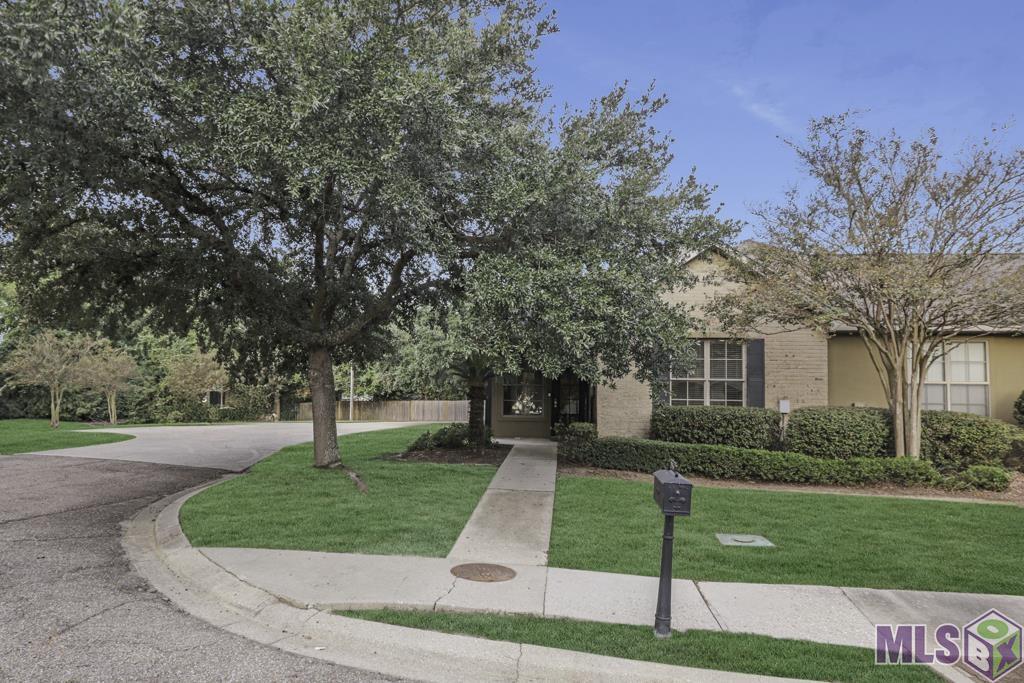 End Unit with Shade Tree