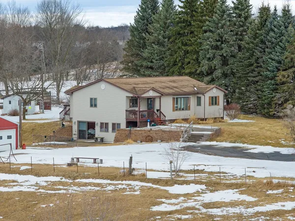 $575,000 | S175 Lavalle Road, La Valle, WI 53941