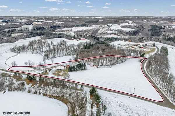 $575,000 | S175 Lavalle Road, La Valle, WI 53941