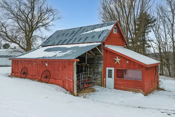 $575,000 | S175 Lavalle Road, La Valle, WI 53941