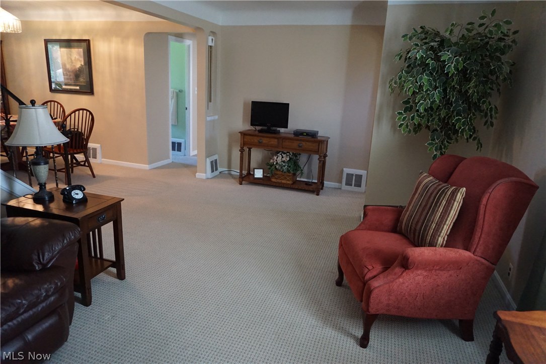 926 Dalewood Road Cleveland, OH 44124 - Photo 6 of 23 Gallery Image 6