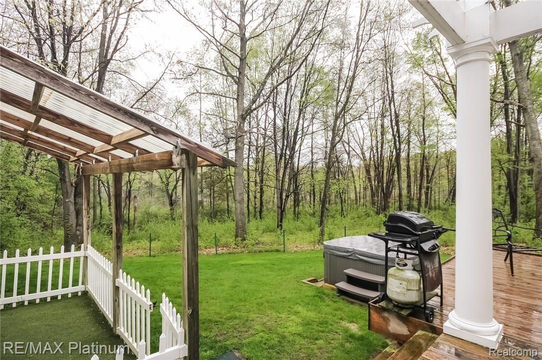 6945 Gawley Road Pinckney, MI 48169 - Photo 63 of 76 Sellers are taking the white dog pen fencing.