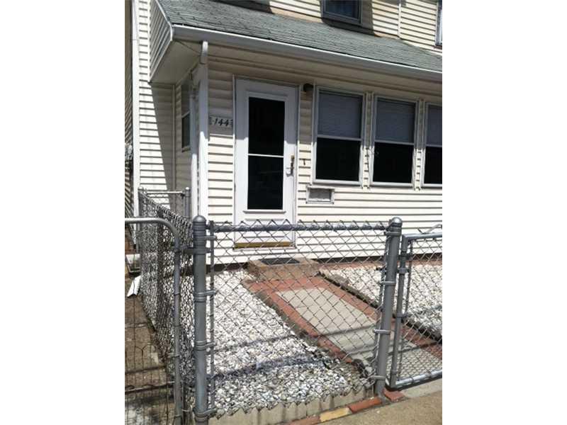 144 Ohio Street McKees Rocks, PA 15136 - Photo 2 of 2 Exterior Front.
