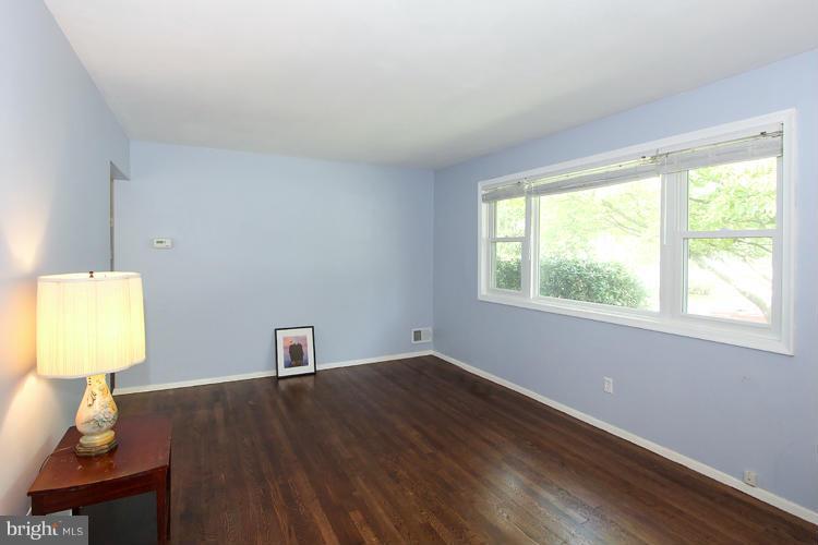 1005 Baltimore Road Rockville, MD 20851 - Photo 5 of 26 Living Room w/Picture Window and Private View