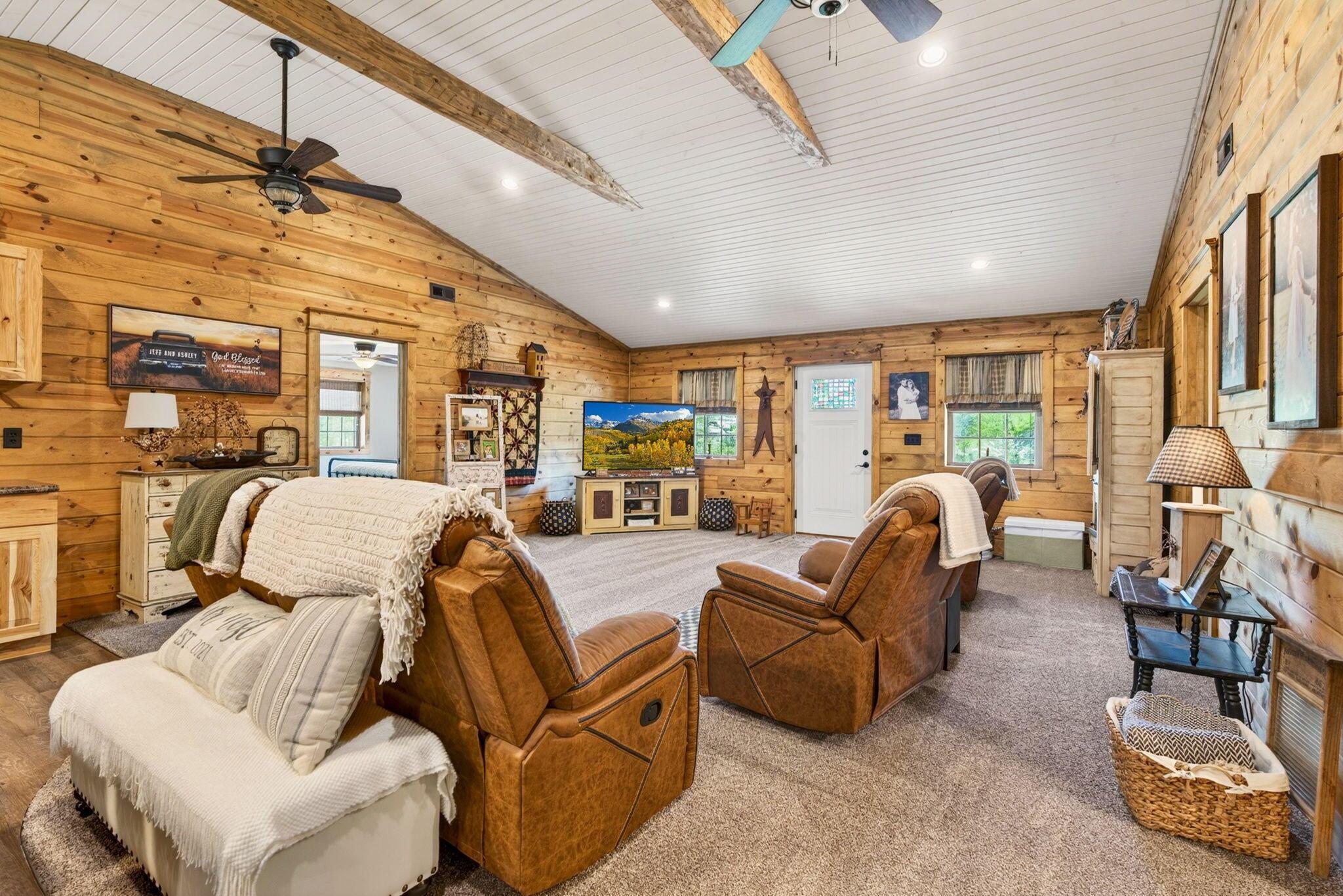 1025 Limerick Road Jackson, OH 45640 - Photo 19 of 36 22. Living Room 6