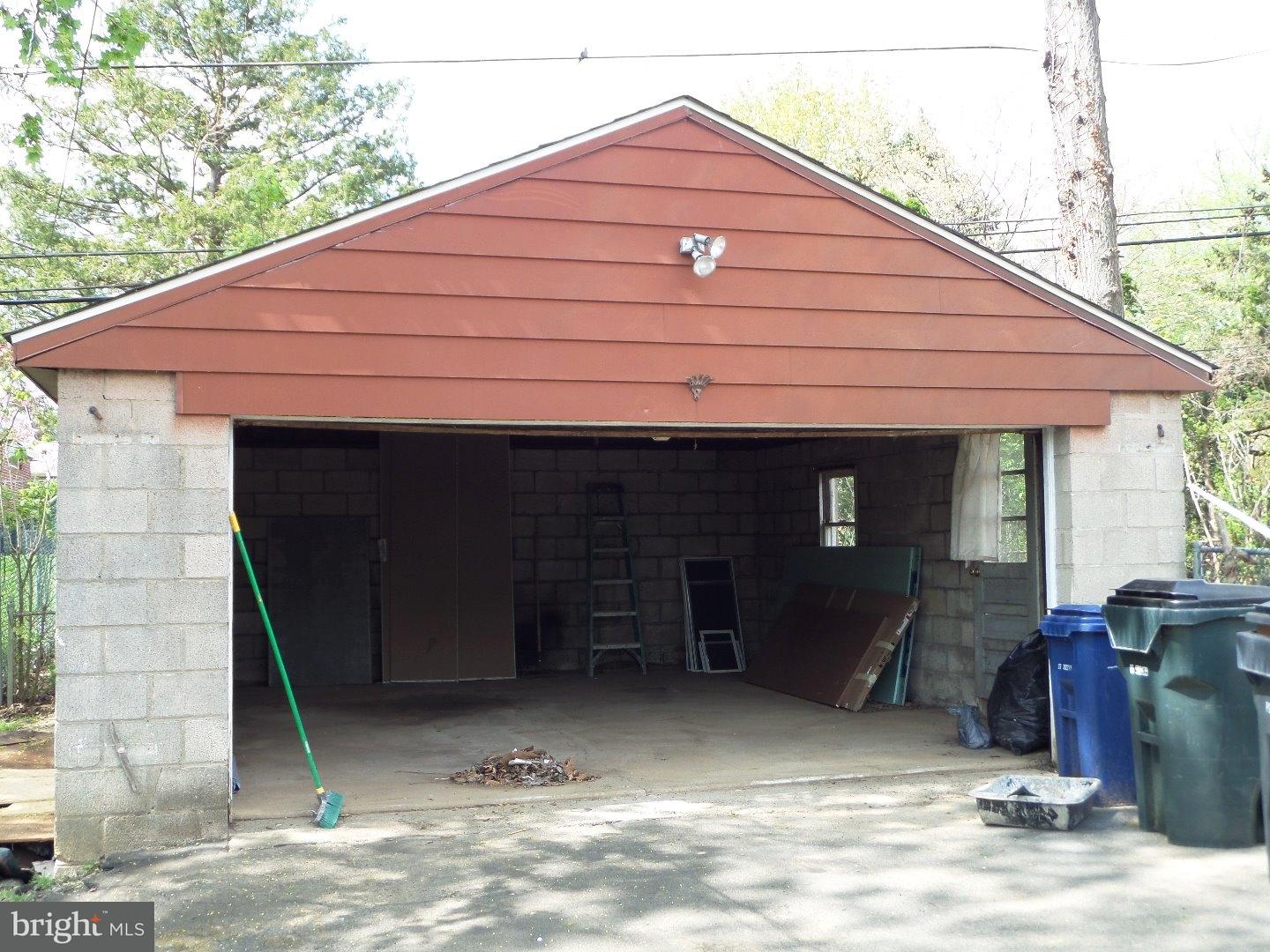 542 Louise Road Glenside, PA 19038 - Photo 23 of 25 Garage