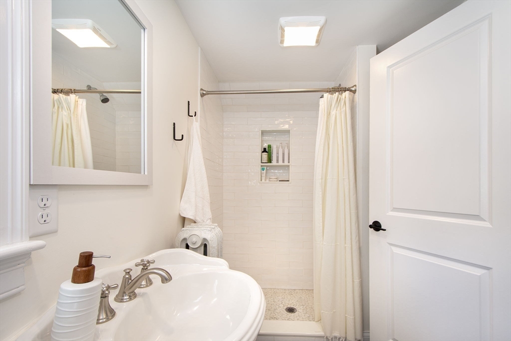 652 First Parish Road Scituate, MA 02066 - Photo 18 of 29 Gallery Image 18
