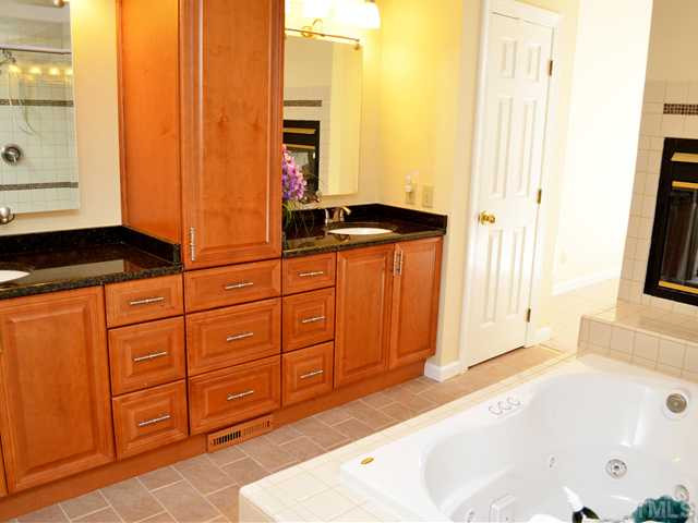 10013 Goodview Court Raleigh, NC 27613 - Photo 21 of 24 Master Bath View 4