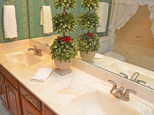 10013 Goodview Court Raleigh, NC 27613 - Photo 24 of 24 Guest Bath