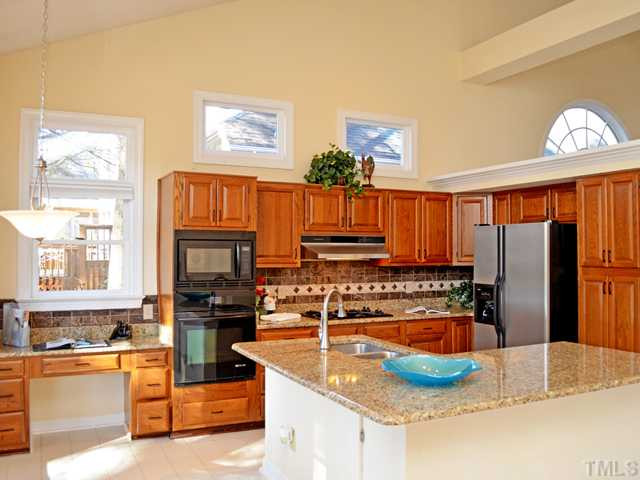 10013 Goodview Court Raleigh, NC 27613 - Photo 9 of 24 Kitchen View 4