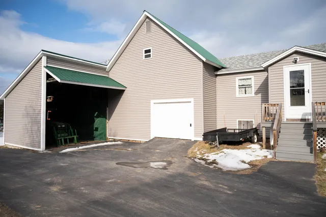 $285,000 | 100 East Street, Charlestown, NH 03603