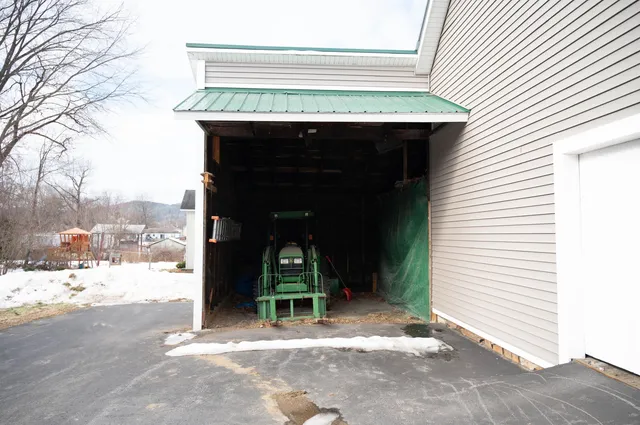 $285,000 | 100 East Street, Charlestown, NH 03603