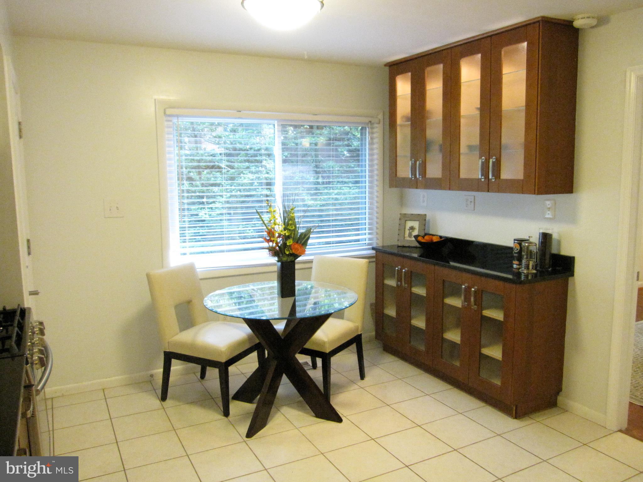 2104 Lirio Court Reston, VA 20191 - Photo 13 of 30 Kitchen