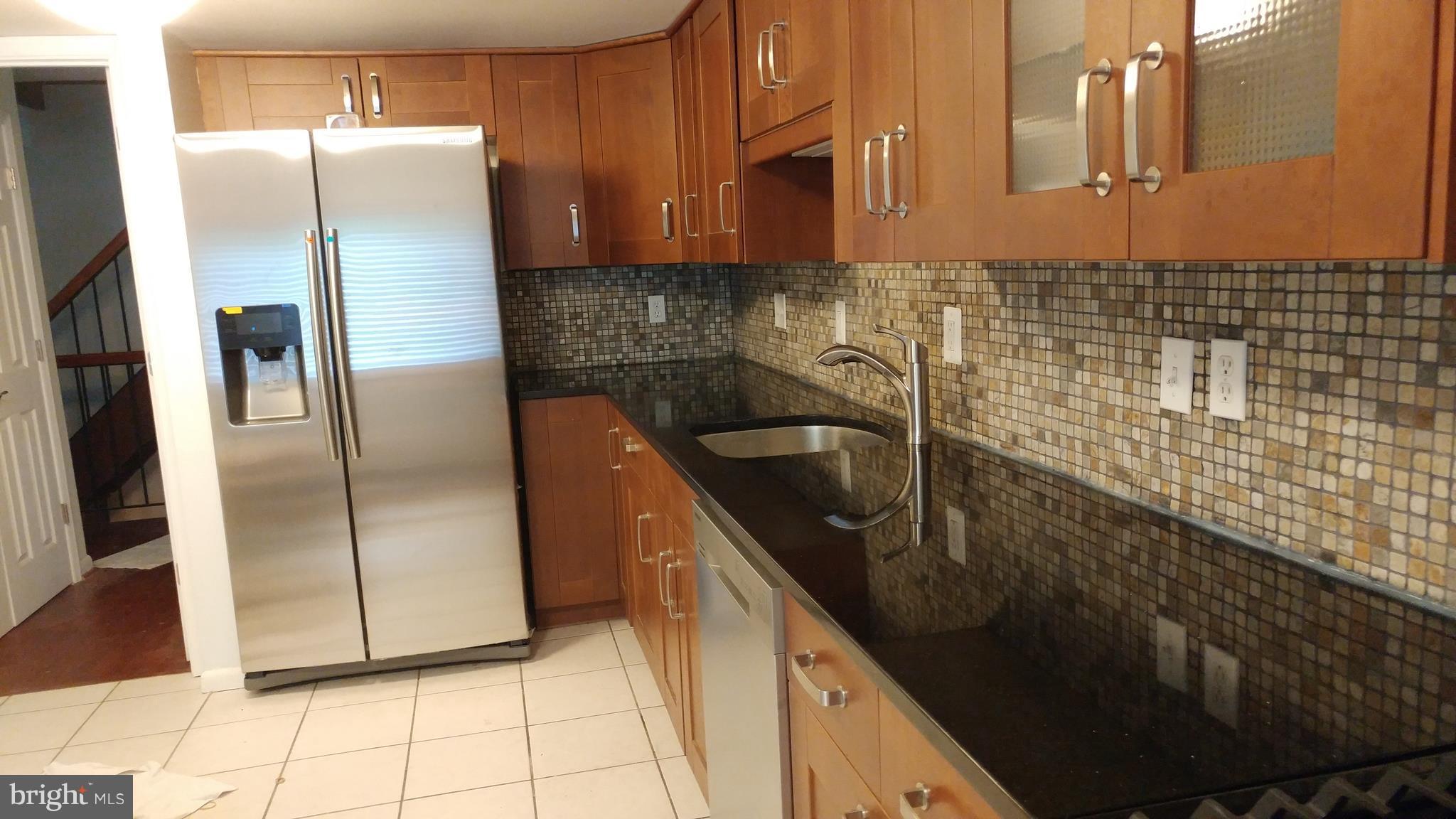 2104 Lirio Court Reston, VA 20191 - Photo 15 of 30 Kitchen