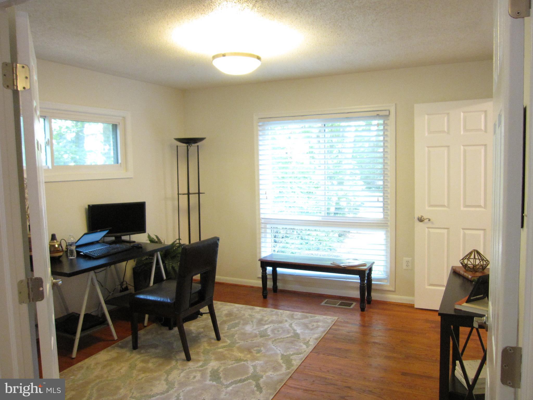 2104 Lirio Court Reston, VA 20191 - Photo 5 of 30 Study