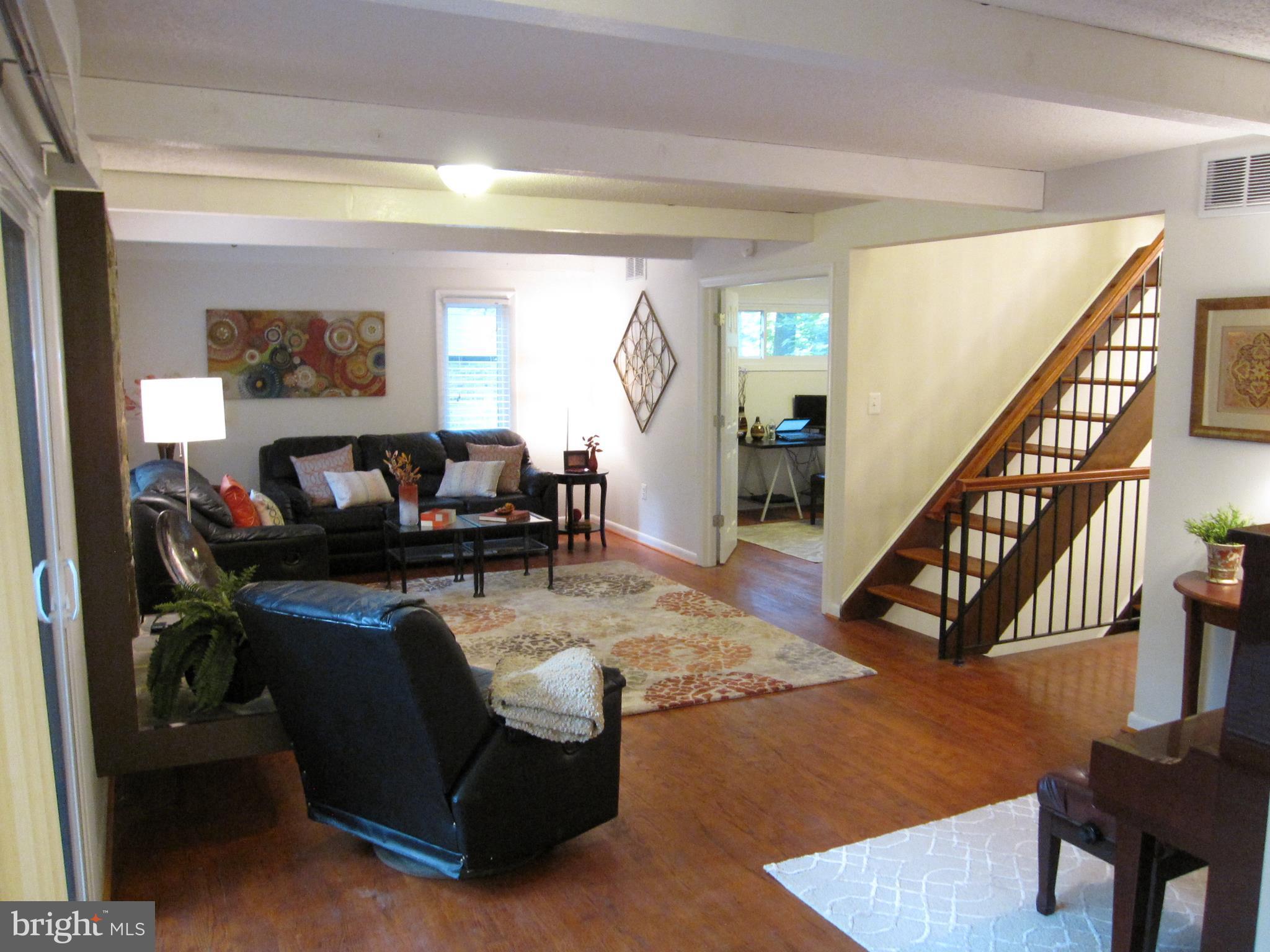 2104 Lirio Court Reston, VA 20191 - Photo 8 of 30 Living Room
