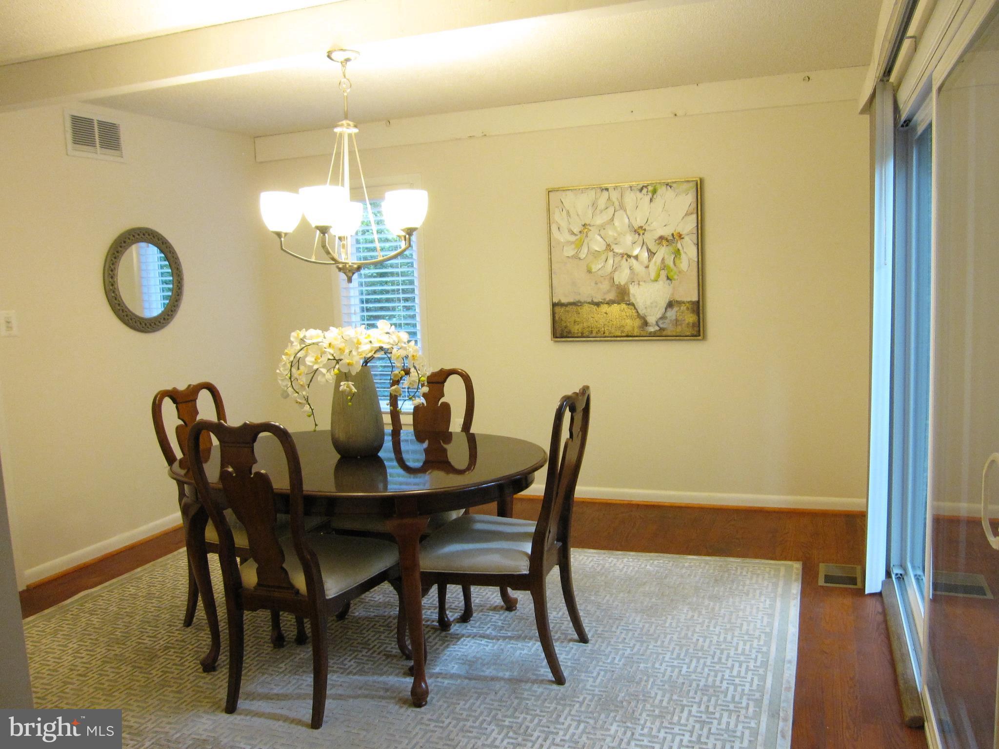 2104 Lirio Court Reston, VA 20191 - Photo 9 of 30 Dining Room