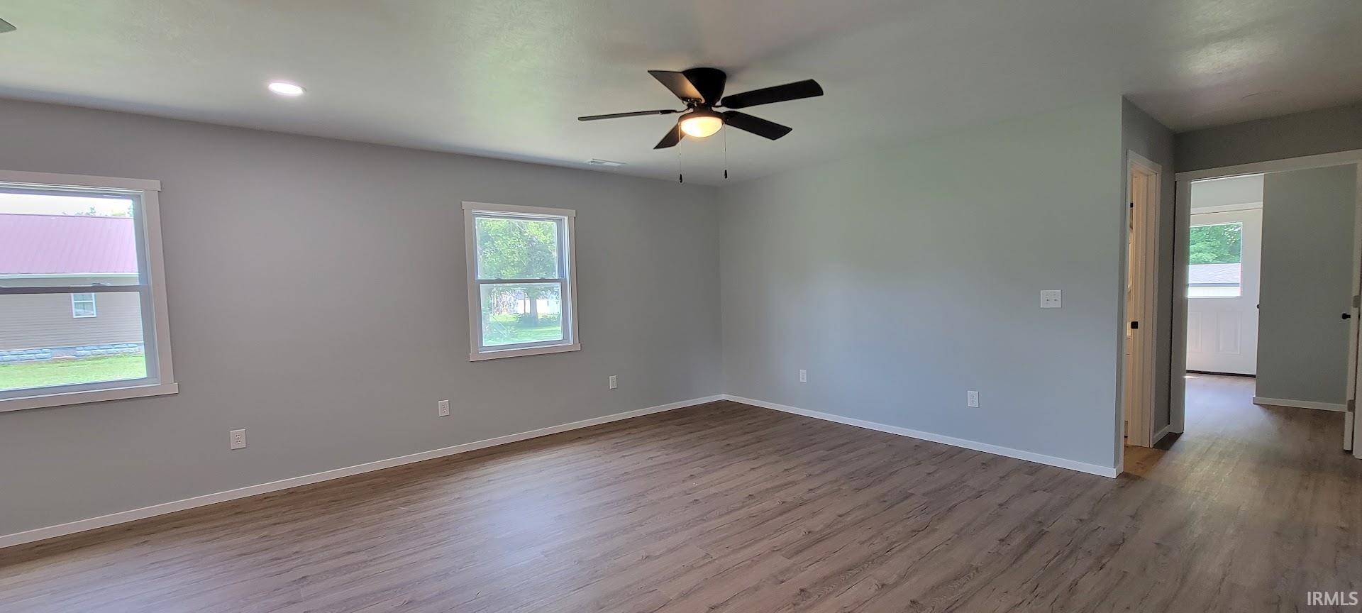 725 Indiana Street Bicknell, IN 47512 - Photo 5 of 19