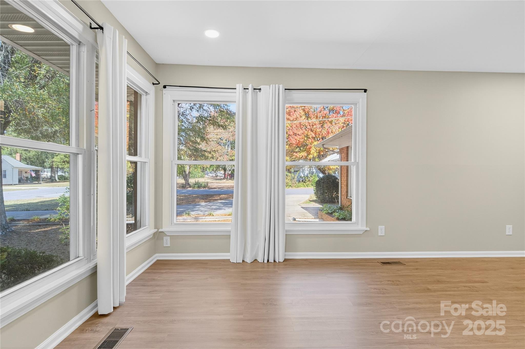 520 Shearers Road Mooresville, NC 28115 - Photo 7 of 48 Gallery Image 7