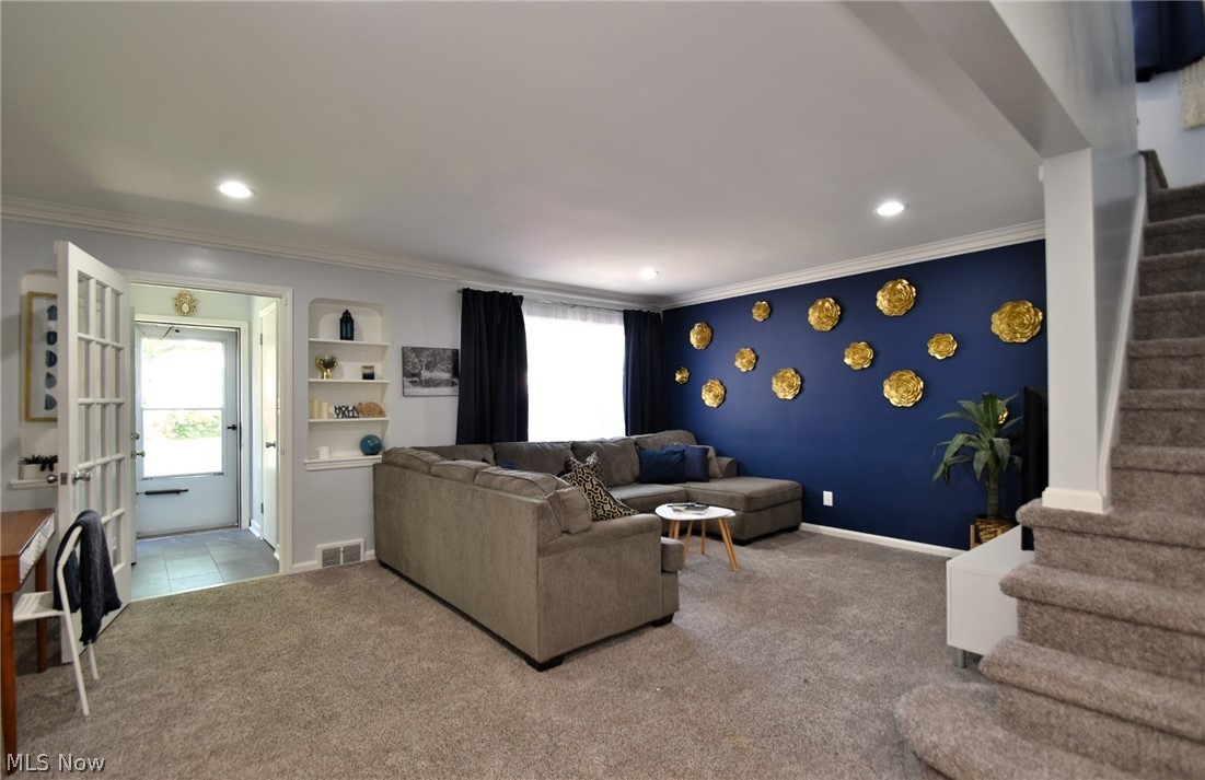 4198 Okalona Road Cleveland, OH 44121 - Photo 5 of 40