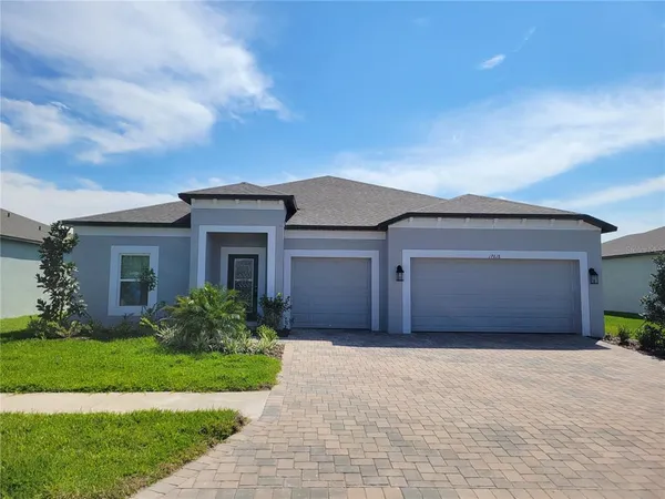 a front view of house with yard