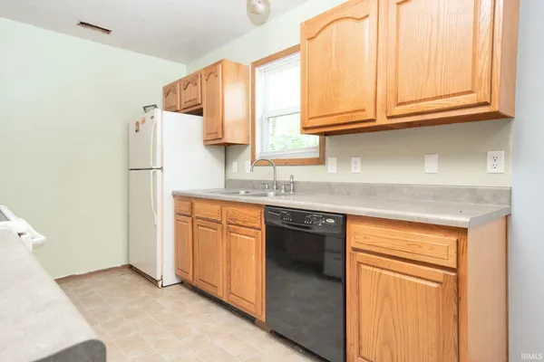 $140,000 | 3724 East Sherwood Terrace, Fort Wayne, IN 46806