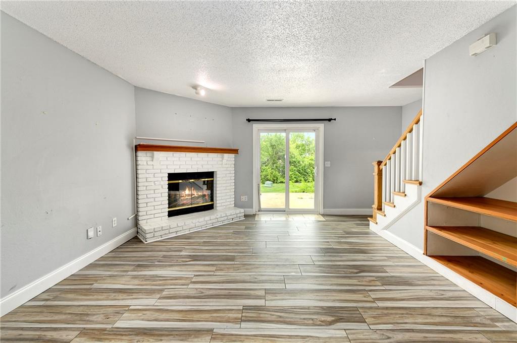 230 Southwest Pinetree Lane Lee's Summit, MO 64063 - Photo 10 of 31