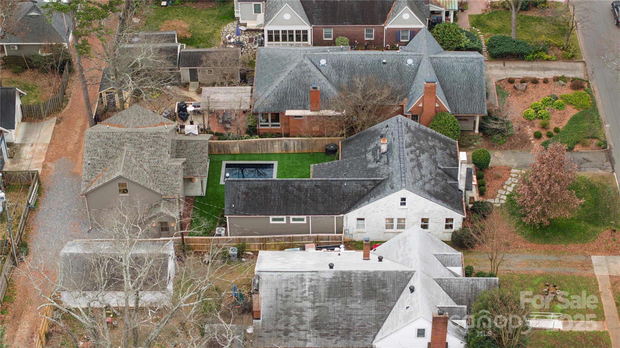 2000 Winter Street Charlotte, NC 28205 - Photo 38 of 40 an aerial view of residential houses with outdoor space