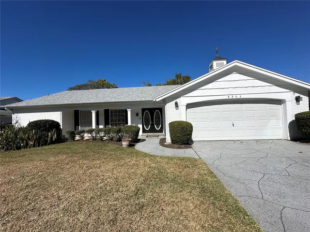 $269,900 | 8205 Valley Stream Lane, Hudson, FL 34667