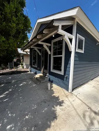$1,595 | 316 Bargas Street, San Antonio, TX 78210