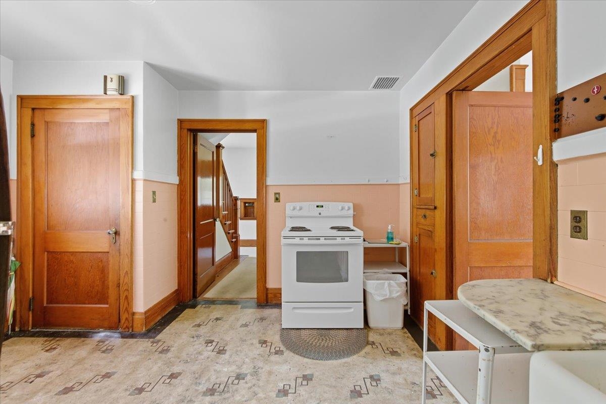 67 Hazel Street Rutland, VT 05701 - Photo 8 of 51
