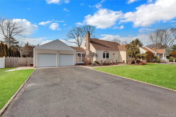 $4,500 | 1336 Potter Boulevard, Bay Shore, NY 11706