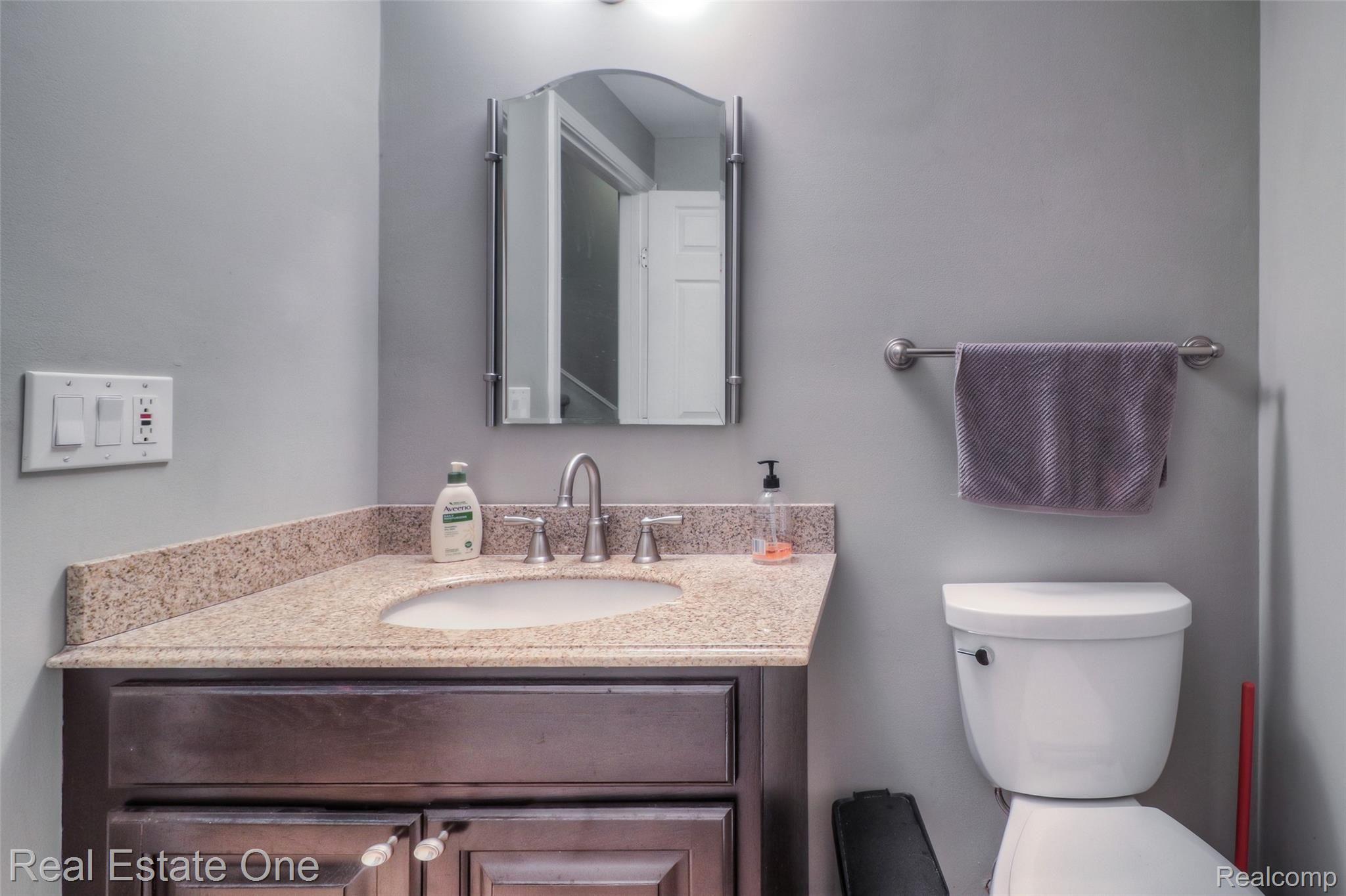 360 Linwood Avenue Rochester, MI 48307 - Photo 41 of 50 360 Linwood_LRT-2019_-22.JPG