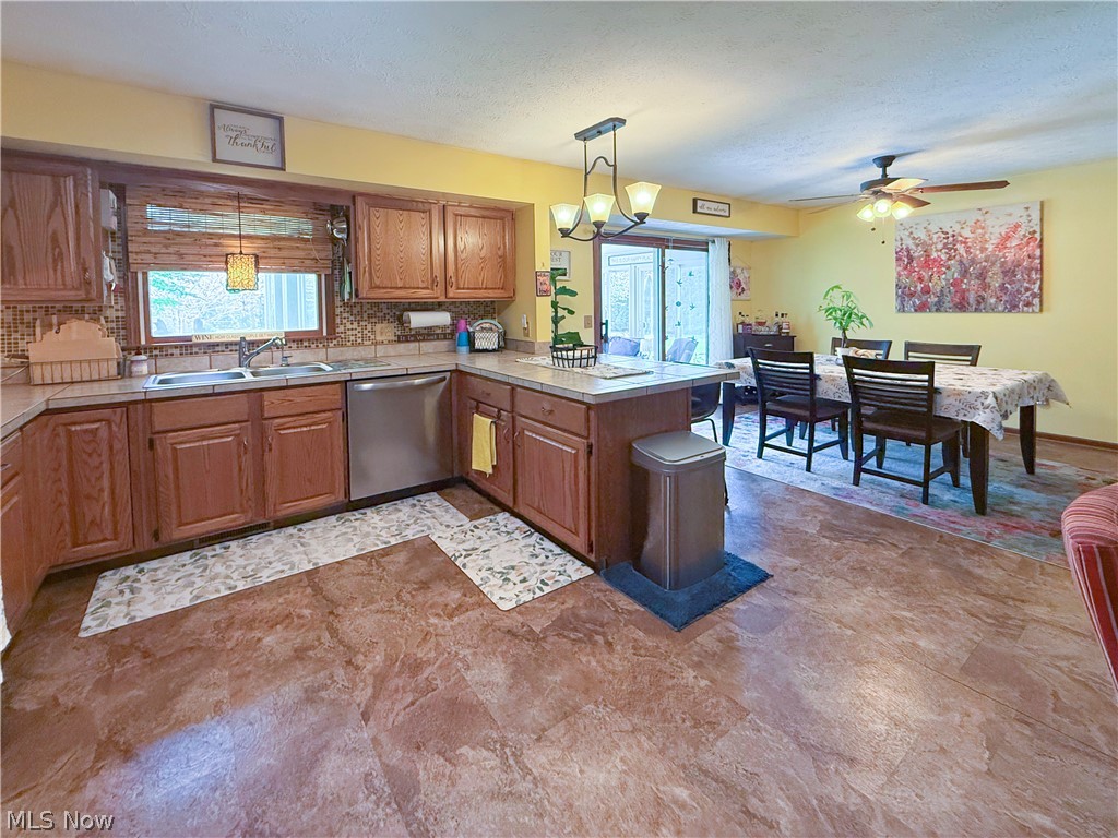 3172 Killian Road Uniontown, OH 44685 - Photo 5 of 26