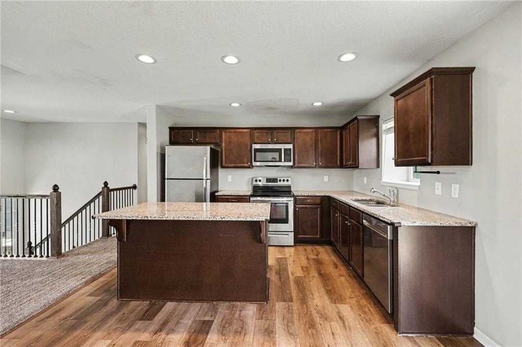 21710 North Ridge Peculiar, MO 64078 - Photo 6 of 18