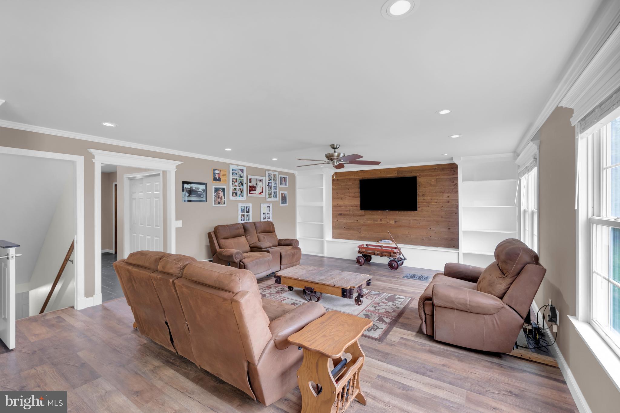 725 Buttermilk Road Hellertown, PA 18055 - Photo 13 of 90
