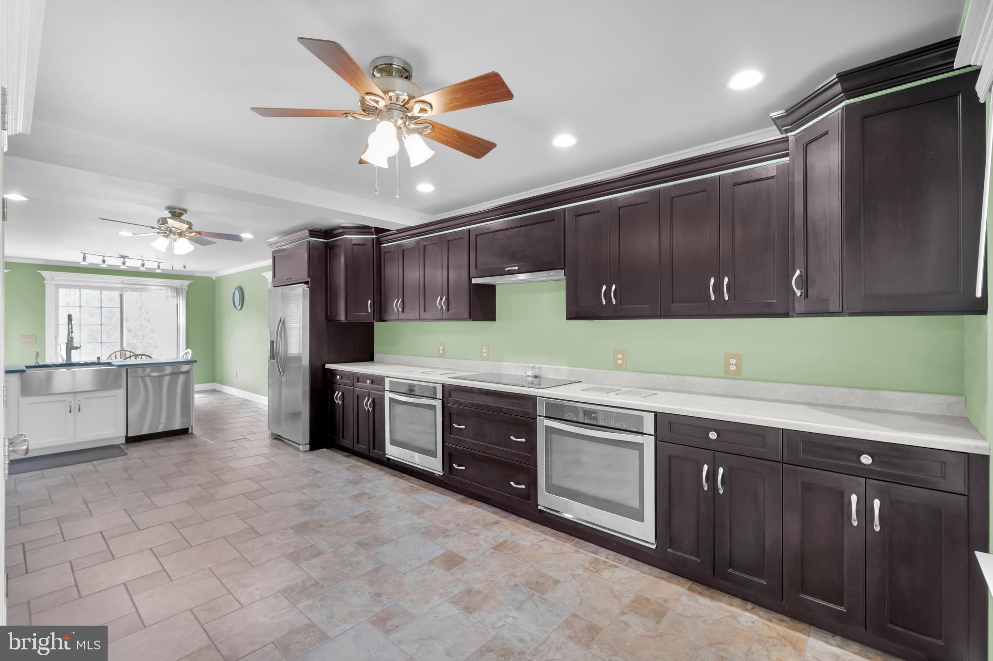 725 Buttermilk Road Hellertown, PA 18055 - Photo 16 of 90