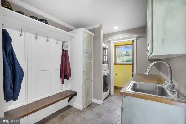 $785,000 | 725 Buttermilk Road, Hellertown, PA 18055