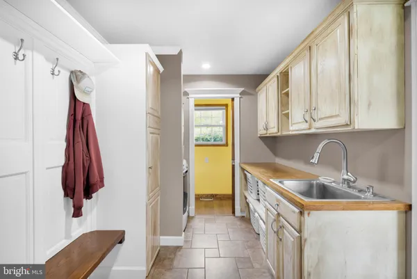 $785,000 | 725 Buttermilk Road, Hellertown, PA 18055