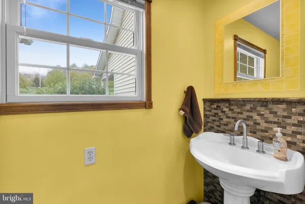 $785,000 | 725 Buttermilk Road, Hellertown, PA 18055