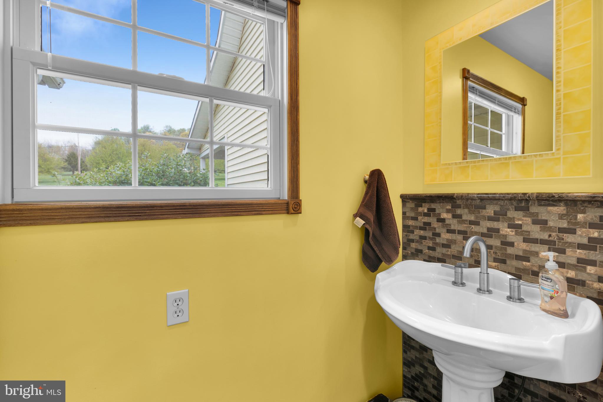 725 Buttermilk Road Hellertown, PA 18055 - Photo 25 of 90