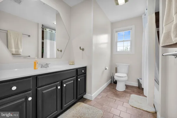 $785,000 | 725 Buttermilk Road, Hellertown, PA 18055